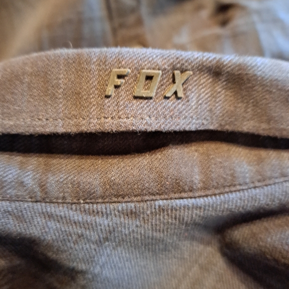 Fox Plaid Flannel Size XL - Picture 4 of 5